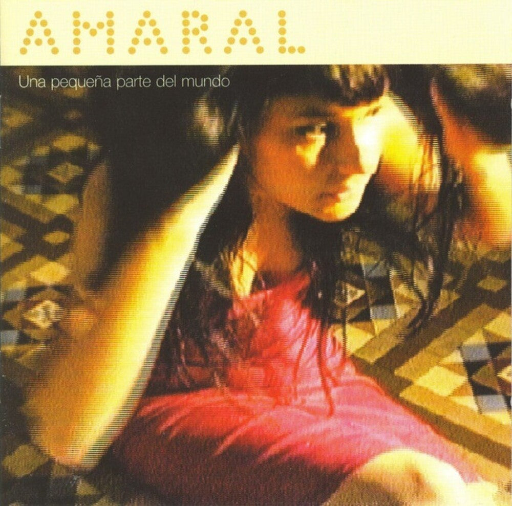 the album cover for Amaral - Una Pequena Parte Del Mundo (W/Cd) (Spa)