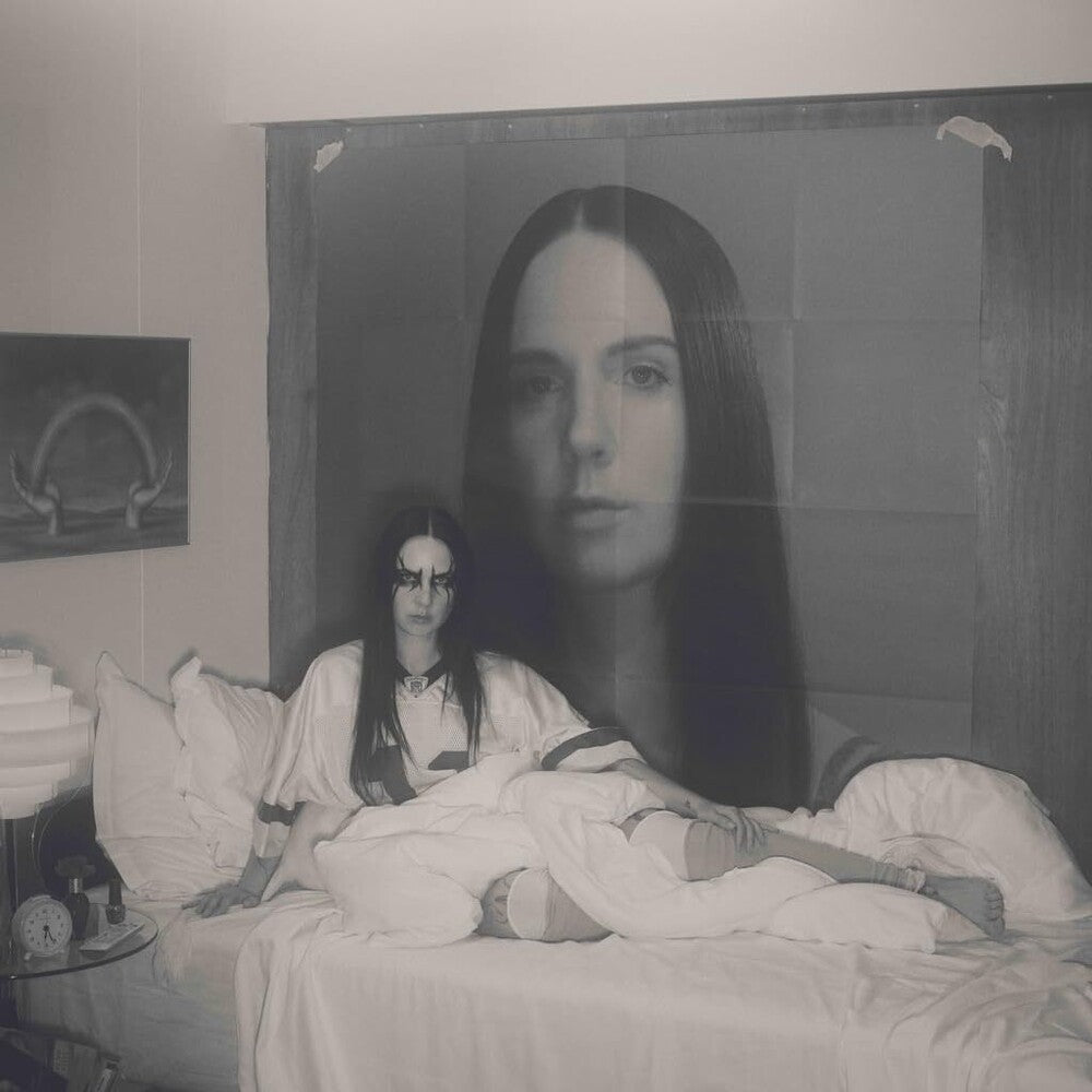 the album cover for Mo - Plaeygirl